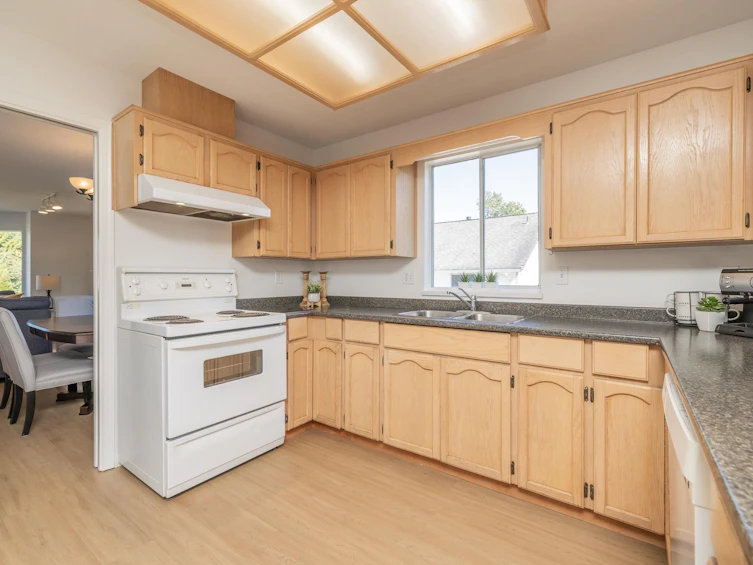 18638 59 Avenue, Surrey, BC, V3S 7Z8 - 11