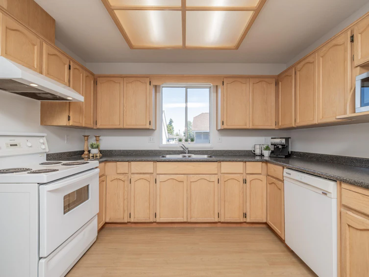 18638 59 Avenue, Surrey, BC, V3S 7Z8 - 10