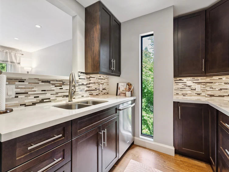 3349 Mountain Highway, North Vancouver, BC, V7K 2H4 - 19
