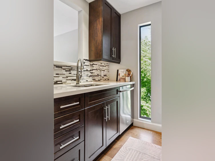 3349 Mountain Highway, North Vancouver, BC, V7K 2H4 - 21