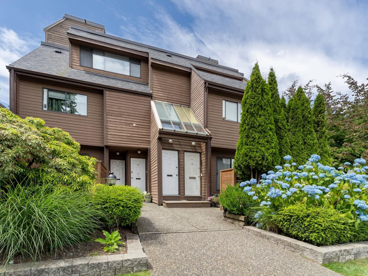 3349 Mountain Highway, North Vancouver, BC, V7K 2H4 - 2