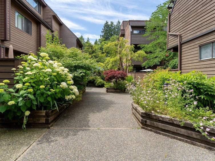 3349 Mountain Highway, North Vancouver, BC, V7K 2H4 - 3