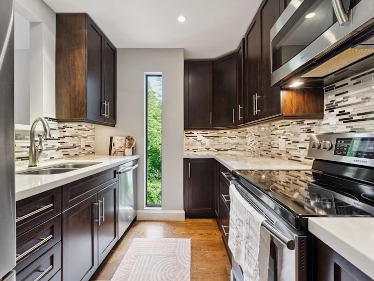 3349 Mountain Highway, North Vancouver, BC, V7K 2H4 - 17