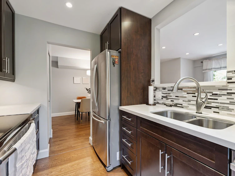 3349 Mountain Highway, North Vancouver, BC, V7K 2H4 - 20