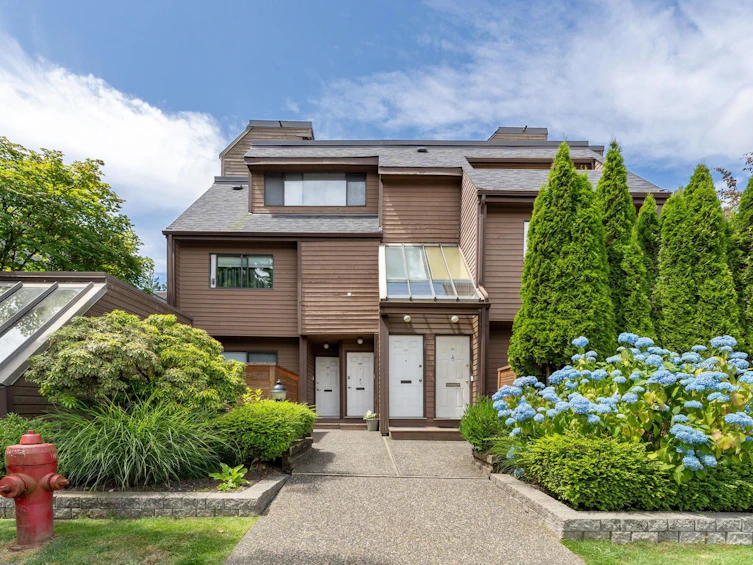 3349 Mountain Highway, North Vancouver, BC, V7K 2H4