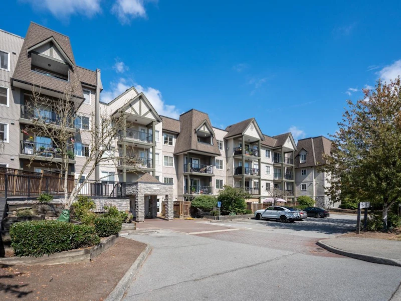 211 - 12083 92a Avenue, Surrey BC V3V 8C8
