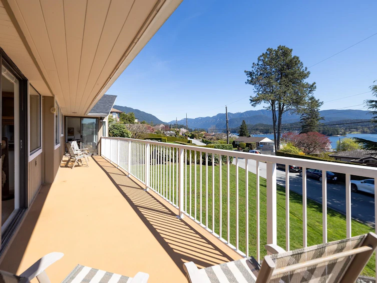 587 Beachview Drive, North Vancouver, BC, V7G 1P8 - 18