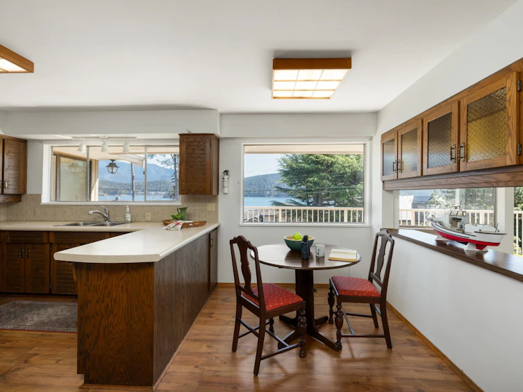 587 Beachview Drive, North Vancouver, BC, V7G 1P8 - 13