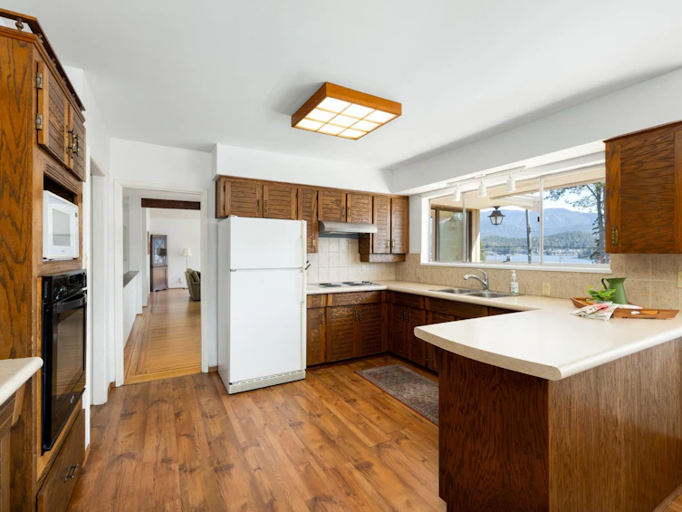 587 Beachview Drive, North Vancouver, BC, V7G 1P8 - 9