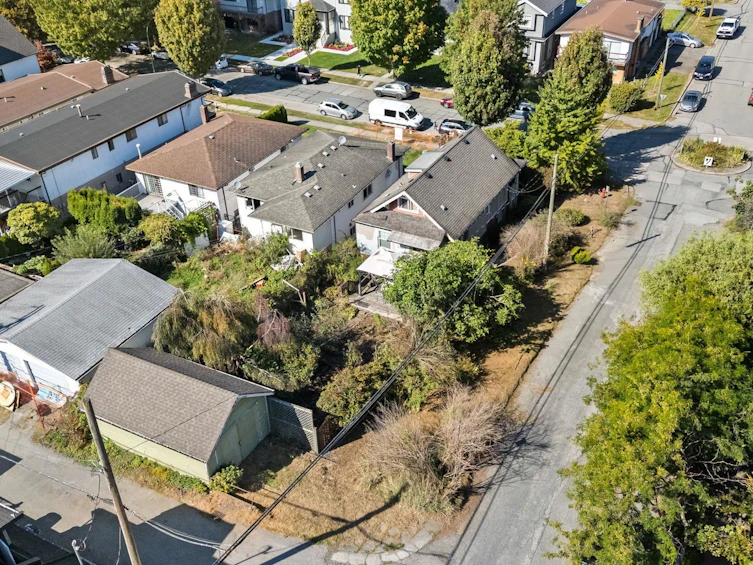 2996 Venables Street, Vancouver, BC, V5K 2R9 - 3