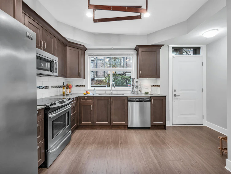 202-828 Royal Avenue, New Westminster, BC, V3M 1J9 - 7