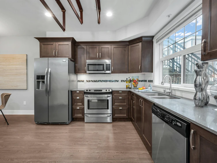 202-828 Royal Avenue, New Westminster, BC, V3M 1J9 - 8