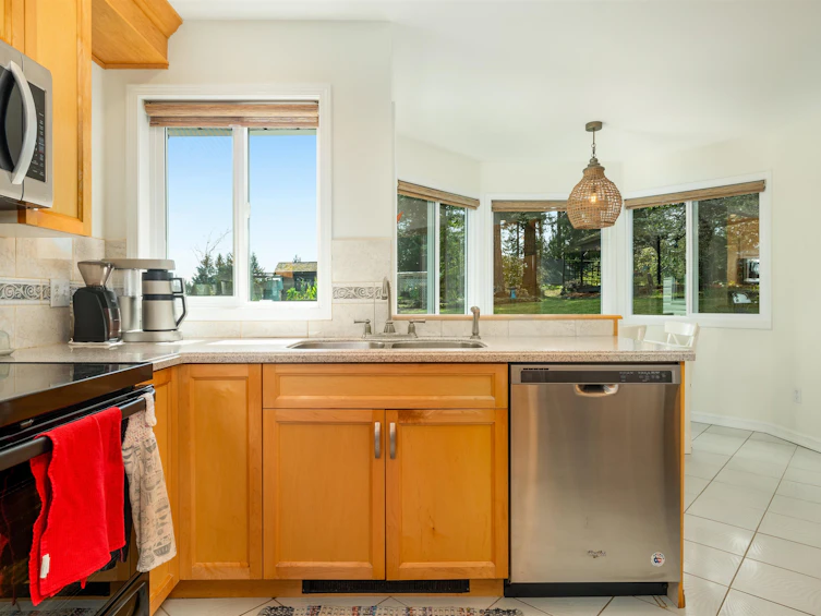 1247 Selkirk Drive, Nanaimo, BC, V9R 5Z5 - 12