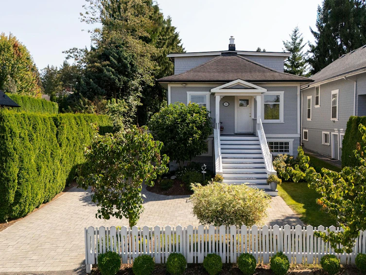 234 Eighth Avenue, New Westminster, BC, V3L 1Y2 - 2