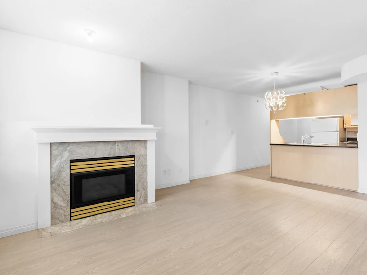 603-6611 Cooney Road, Richmond, BC, V6Y 4C5 - 2