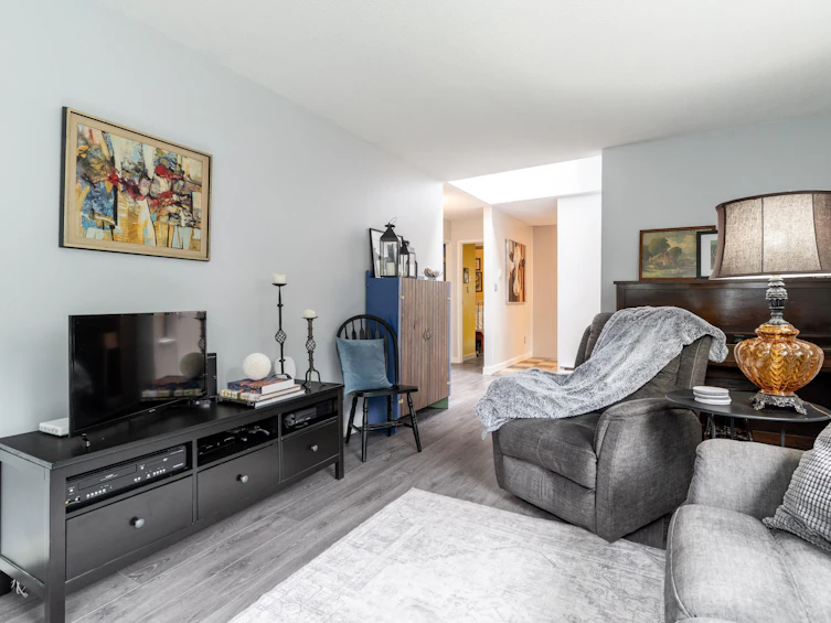 2532 Burian Drive, Coquitlam, BC, V3K 5W9 - 9