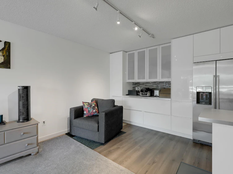 503-250 W 1st Street, North Vancouver, BC, V7M 1B4 - 5