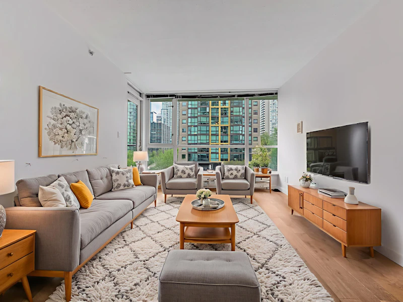 701 - 1420 W Georgia Street, Vancouver BC V6G 3K4