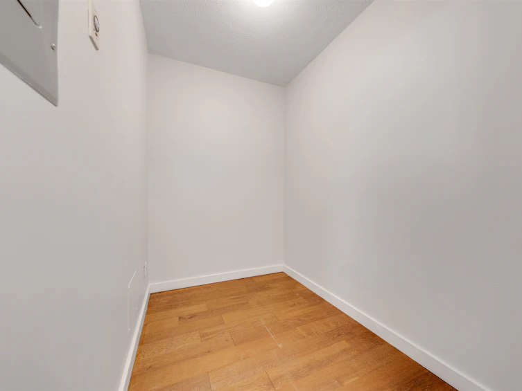701-1420 W Georgia Street, Vancouver, BC, V6G 3K4 - 8