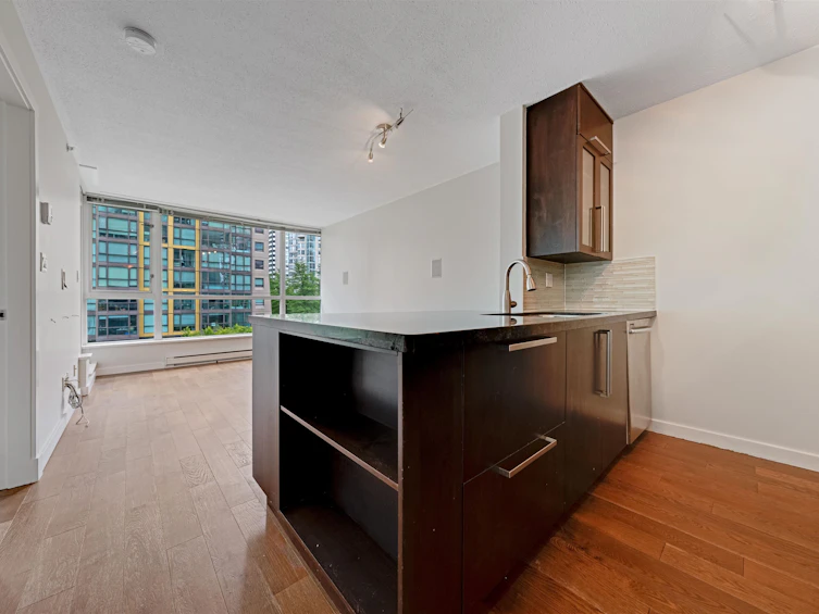 701-1420 W Georgia Street, Vancouver, BC, V6G 3K4 - 7