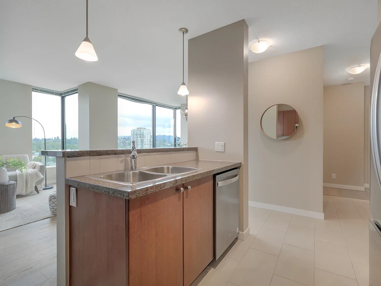 2203-15 E Royal Avenue, New Westminster, BC, V3L 0A9 - 7
