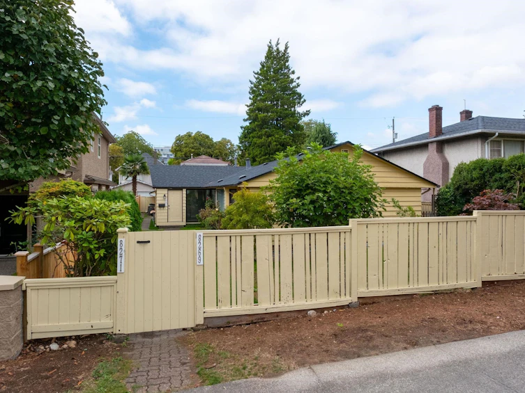 8271 Laurel Street, Vancouver, BC, V6P 3V2 - 4