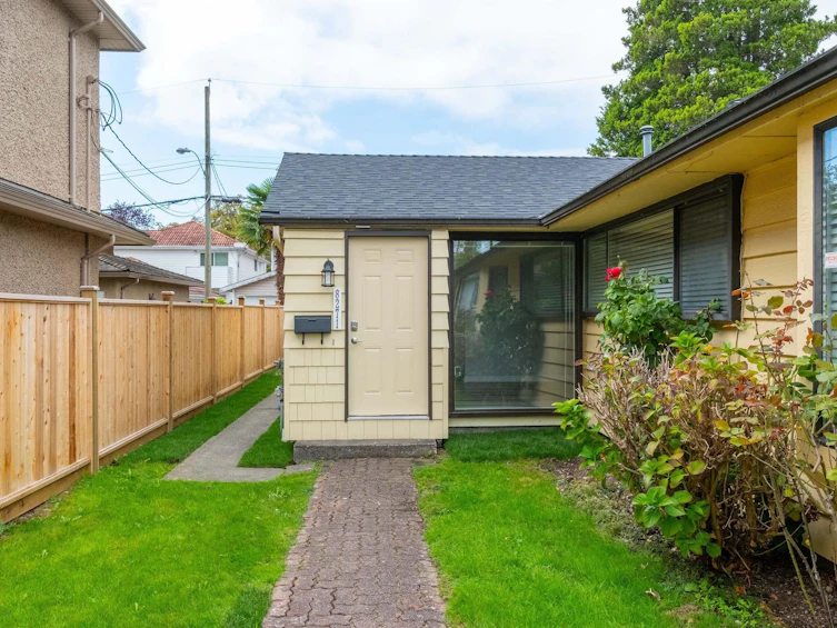 8271 Laurel Street, Vancouver, BC, V6P 3V2 - 2