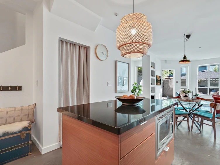 122-3440 W Broadway, Vancouver, BC, V6R 4R2 - 6
