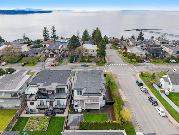 15341 Royal Avenue, Surrey, BC, V4B 1M9 - 2