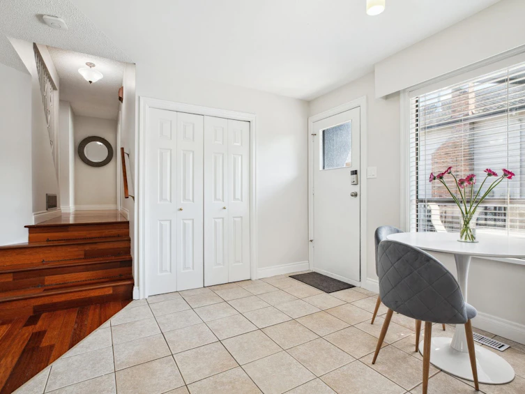 7347 Queenston Court, Burnaby, BC, V5A 3M5 - 5