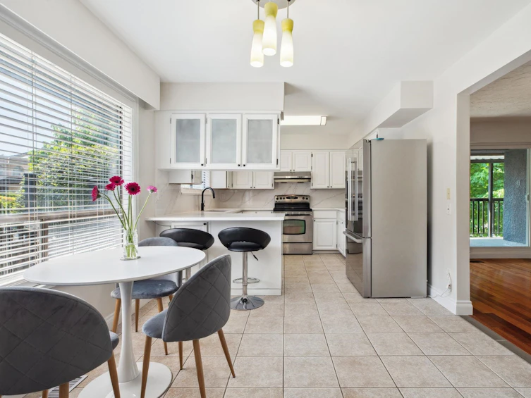 7347 Queenston Court, Burnaby, BC, V5A 3M5 - 4