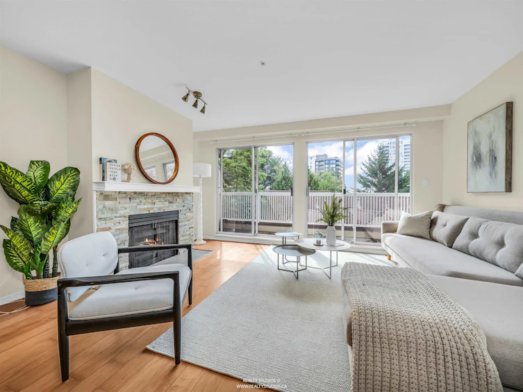 3461 Amberly Place, Vancouver, BC, V5S 4P9 - 3