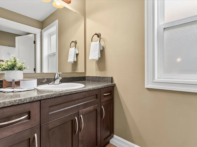 45480 Ariel Place, Cultus Lake, BC, V2R 0K7 - 25