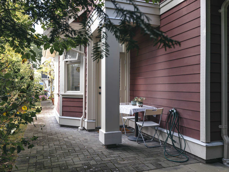 5-9600 No. 3 Road, Richmond, BC, V7A 1W3 - 4