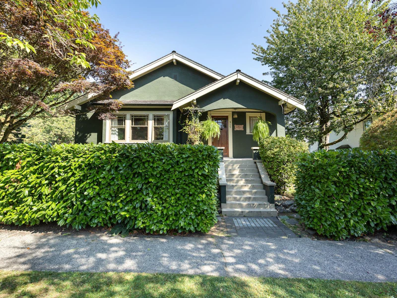 415 Third Street, New Westminster BC V3L 2S3