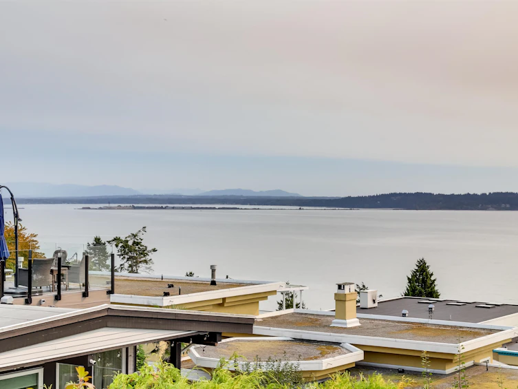 14366 Magdalen Avenue, Surrey, BC, V4B 2X3 - 2