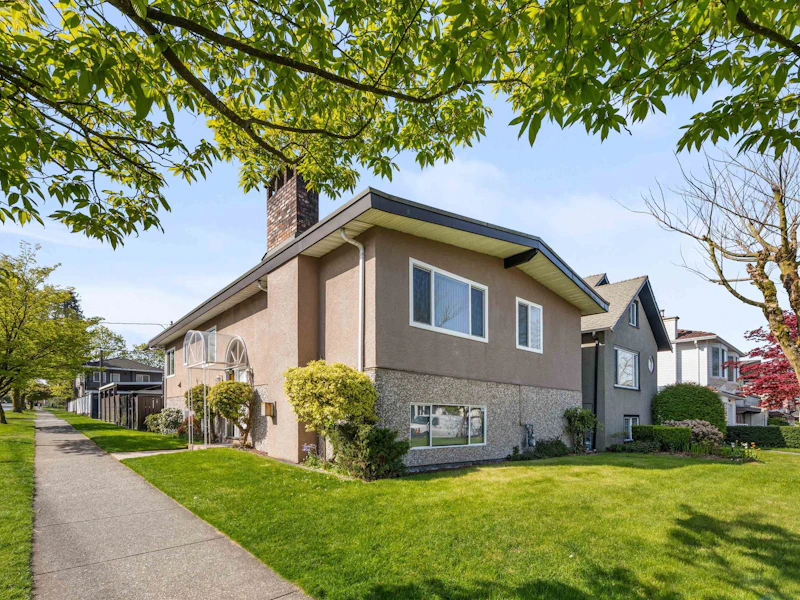 1425 Slocan Street, Vancouver BC V5K 4X5