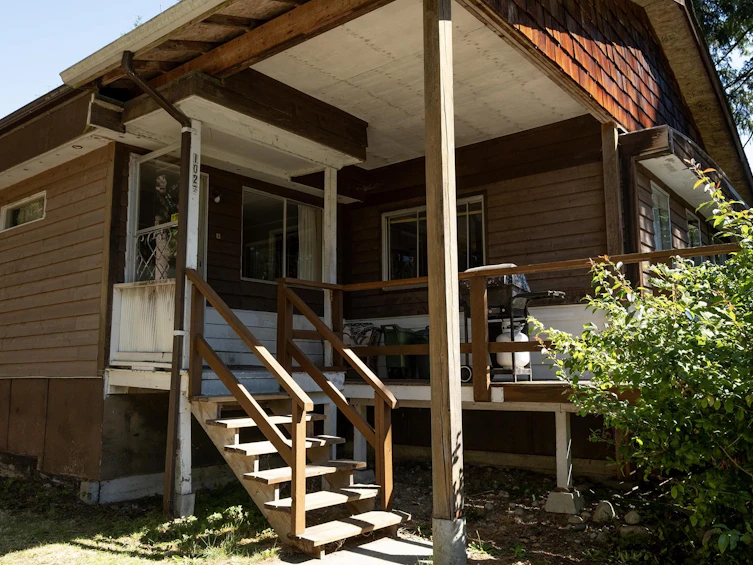 1022 Fairview Road, Gibsons, BC, V0N 1V3 - 4