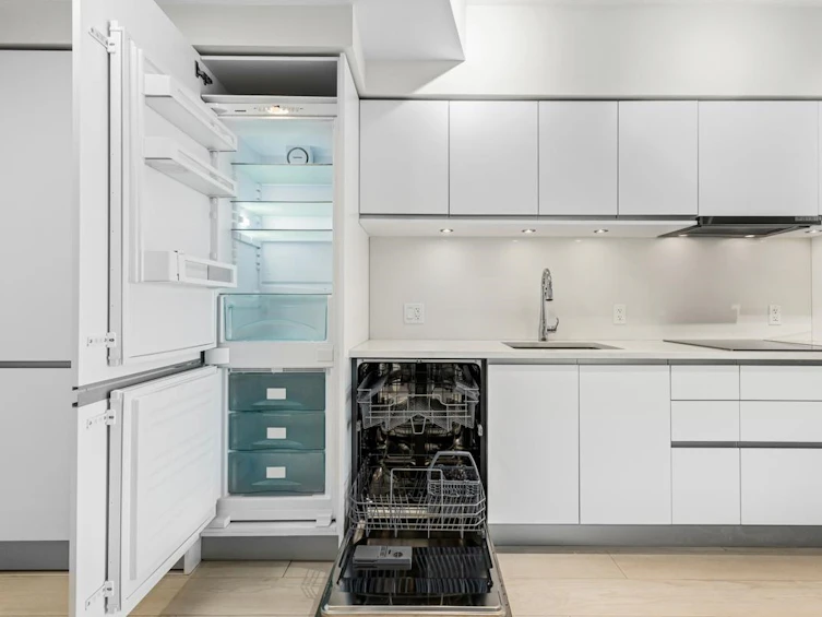 823-180 E 2nd Avenue, Vancouver, BC, V5T 0K4 - 4