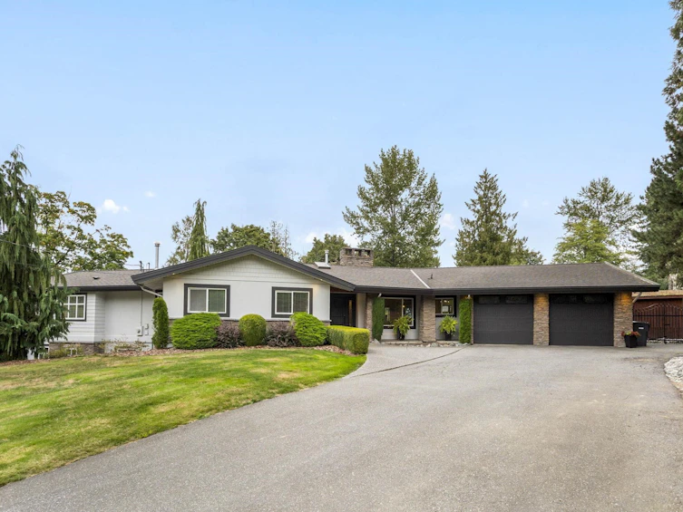 4374 Bridgeview Street, Abbotsford, BC, V4X 1W8