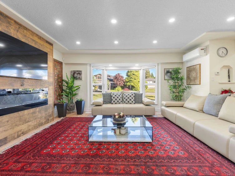 8649 11th Avenue, Burnaby, BC, V3N 2P9 - 8
