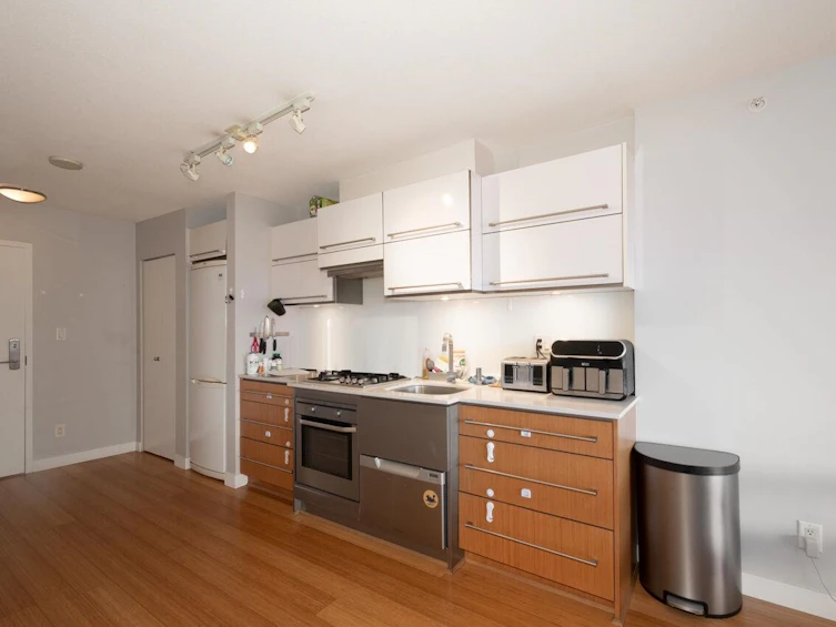 503-718 Main Street, Vancouver, BC, V6A 2V7 - 8