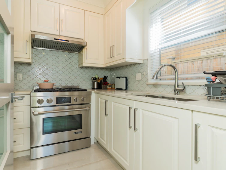 5028 Maple Road, Richmond, BC, V7E 1G3 - 11