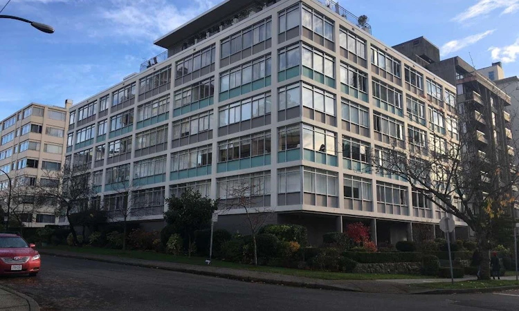 410-1975 Pendrell Street