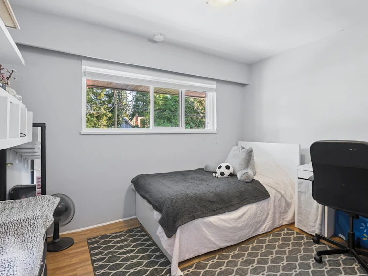 4379 Capilano Road, North Vancouver, BC, V7R 4J8 - 17