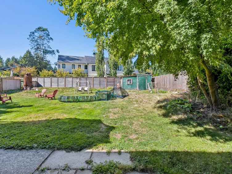 4379 Capilano Road, North Vancouver, BC, V7R 4J8 - 30