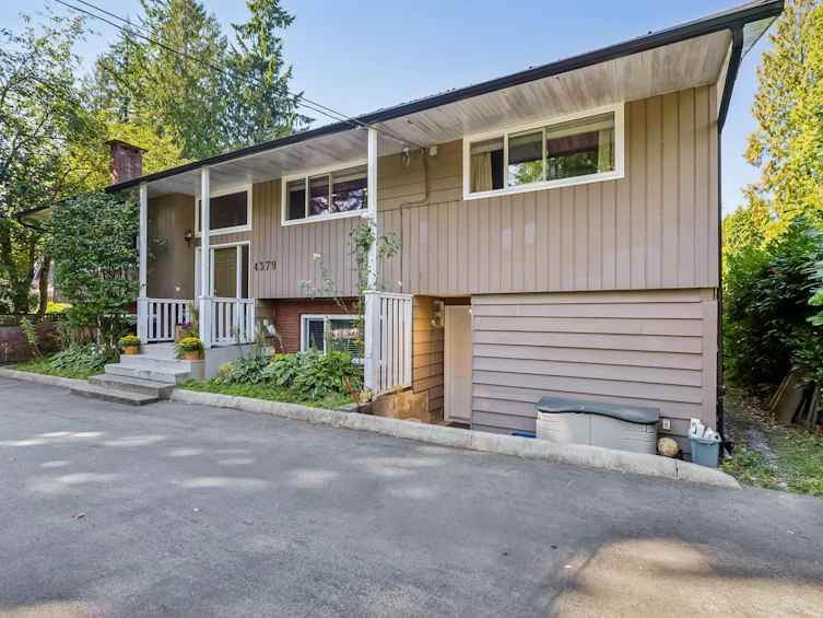 4379 Capilano Road, North Vancouver, BC, V7R 4J8 - 36