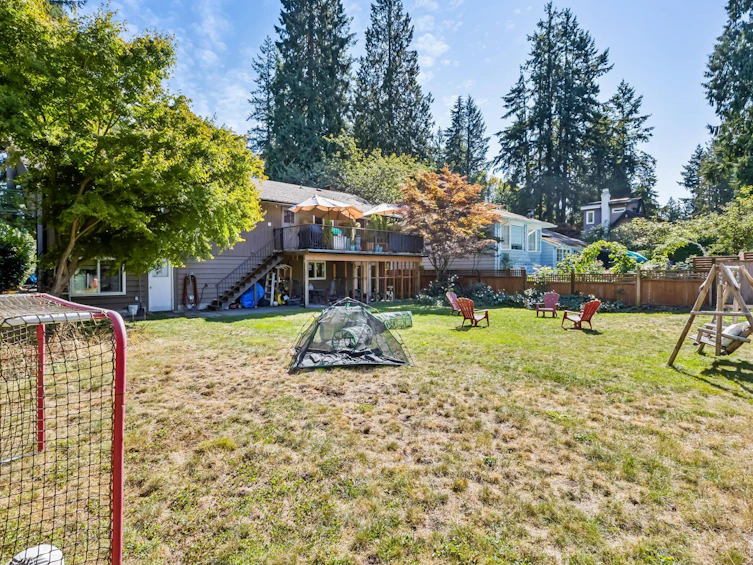 4379 Capilano Road, North Vancouver, BC, V7R 4J8 - 34