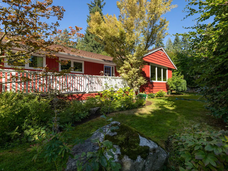 3025 Princess Avenue, North Vancouver, BC, V7N 2E1 - 2