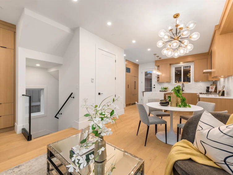2052 Ferndale Street, Vancouver, BC, V5L 1Y1 - 11
